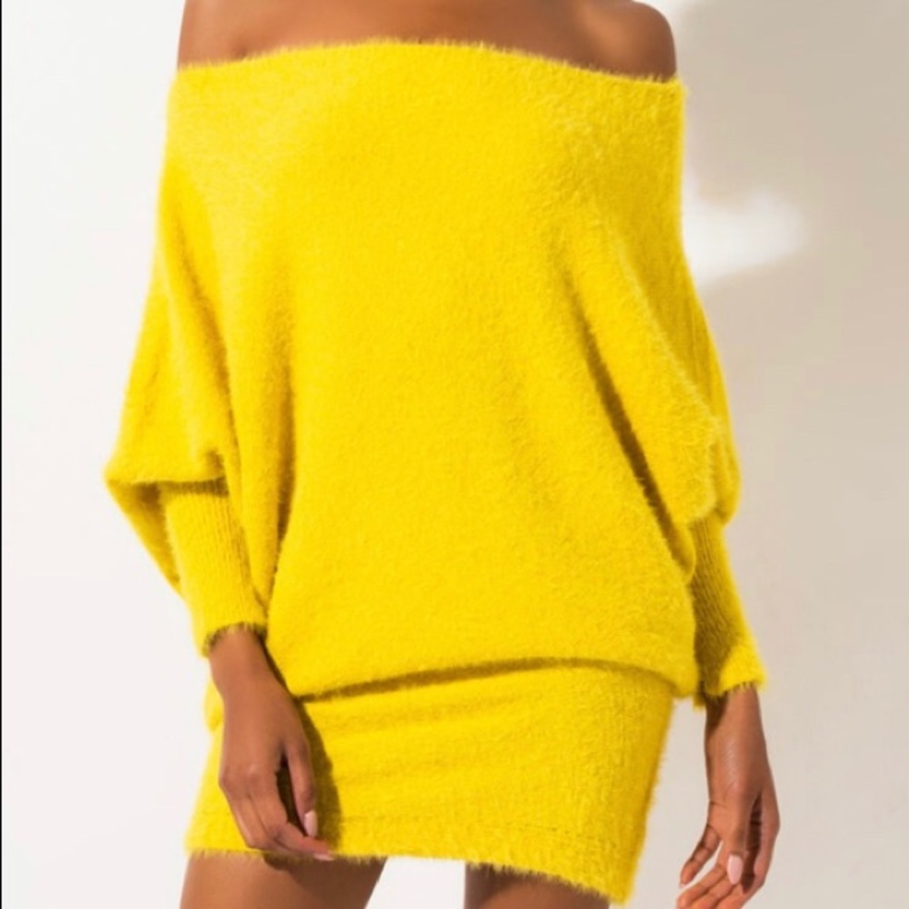SHOULDER SWEATER DRESS